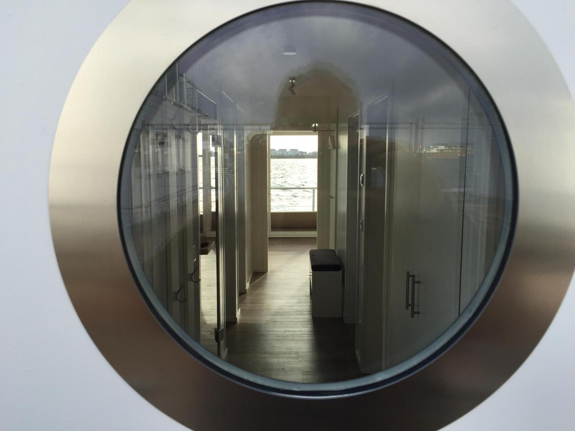Schwimmendes Ferienhaus Antares One By Seeblick Ferien Oro, Rundum Wasser, Sauna أوبلينتيز المظهر الخارجي الصورة