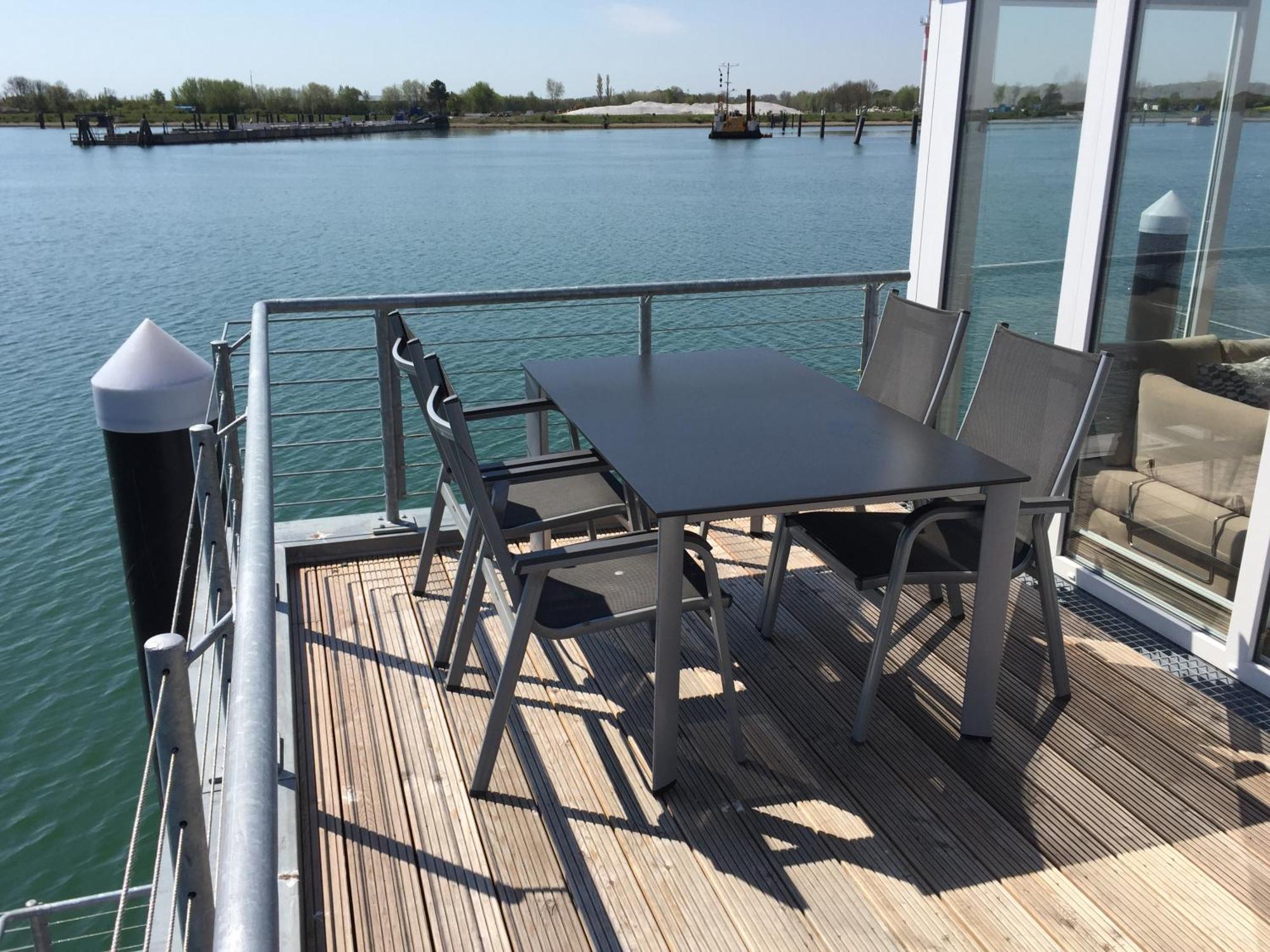 Schwimmendes Ferienhaus Antares One By Seeblick Ferien Oro, Rundum Wasser, Sauna أوبلينتيز المظهر الخارجي الصورة