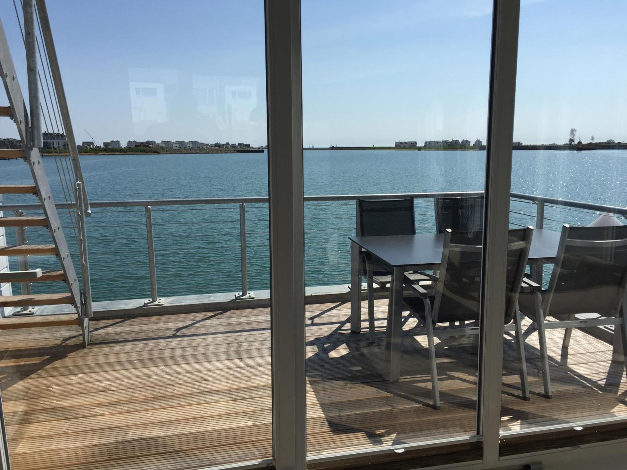 Schwimmendes Ferienhaus Antares One By Seeblick Ferien Oro, Rundum Wasser, Sauna أوبلينتيز المظهر الخارجي الصورة