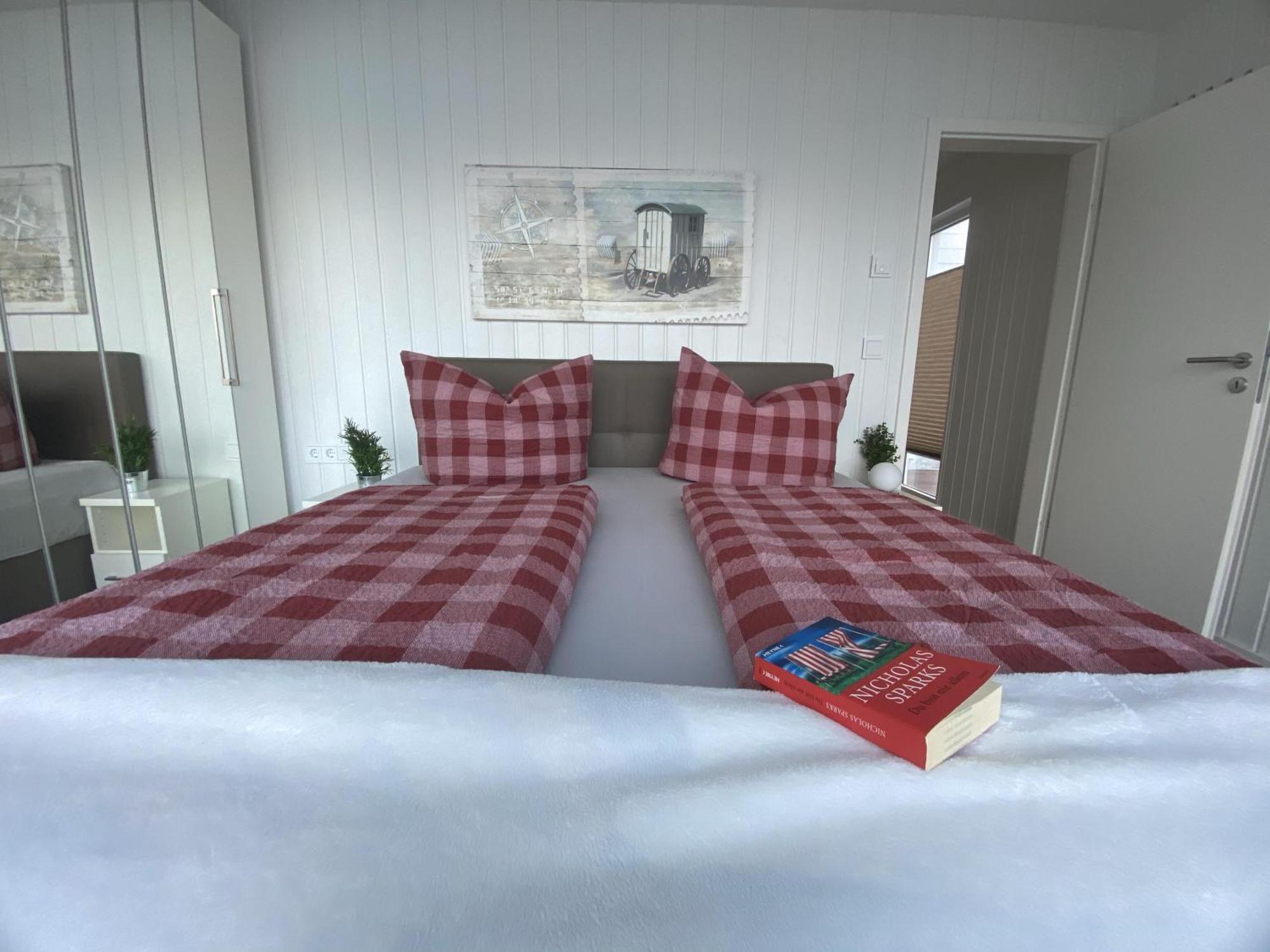 Schwimmendes Ferienhaus Antares One By Seeblick Ferien Oro, Rundum Wasser, Sauna أوبلينتيز المظهر الخارجي الصورة
